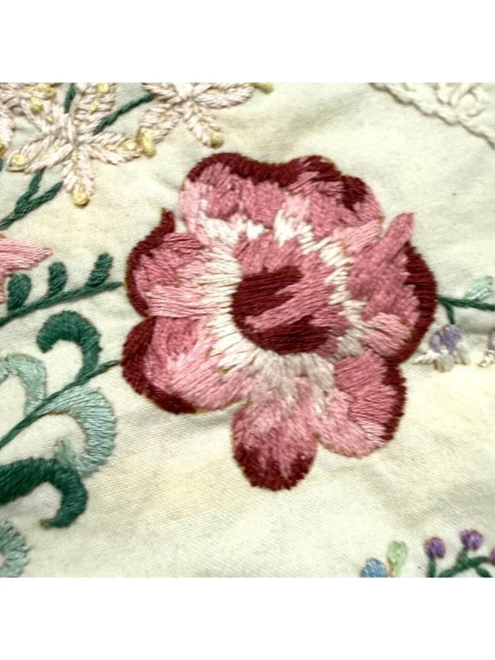 Candamar Designs Pillowcase Candlewicking Embroidery Vintage Victorian Floral - Picture 2 of 8